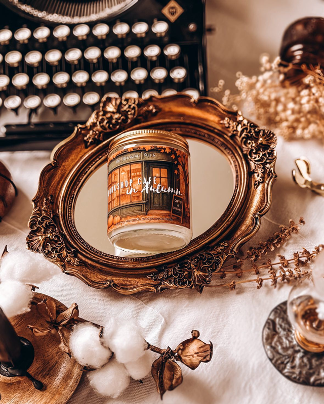 Sojawachskerze - Bookshop Café in Autumn - 210 g