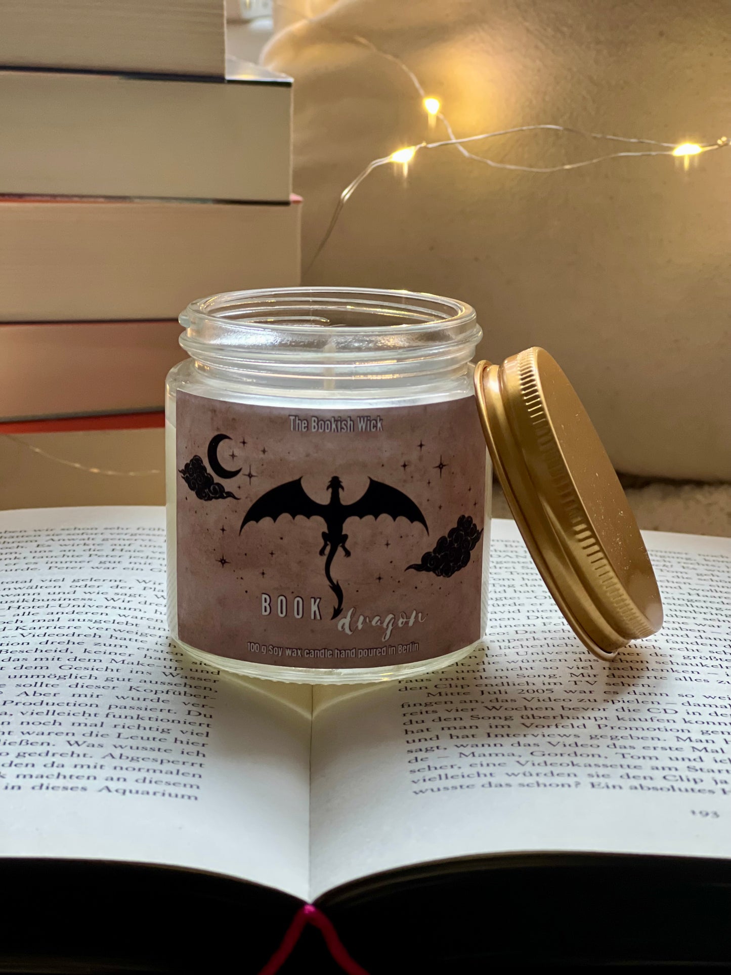 Sojawachskerze - Book Dragon - 250 ml