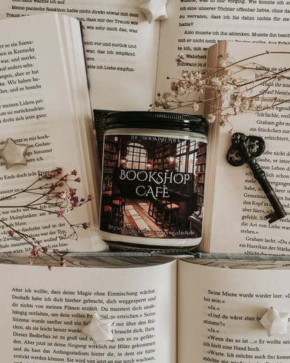 Sojawachskerze - Bookshop Café - 210 g