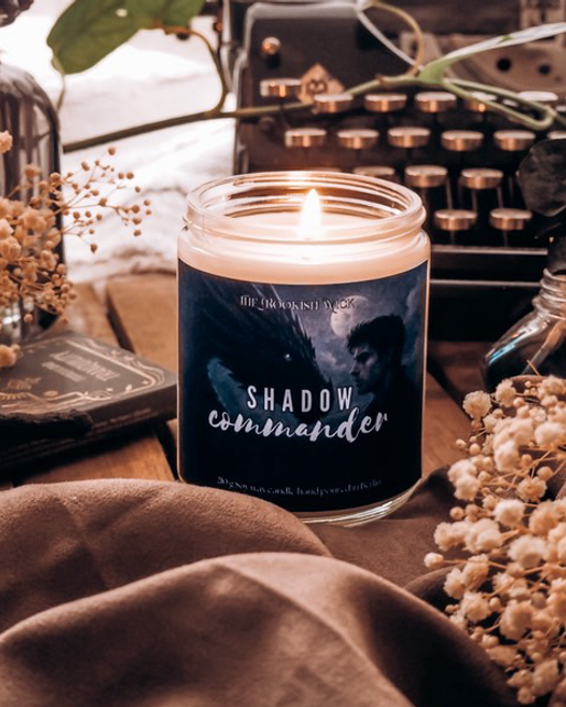 Sojawachskerze Shadow Commander - inspiriert von Xaden Riorson - 210 g